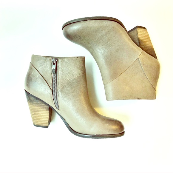 Vince Camuto Shoes - Vince Camuto brown leather booties